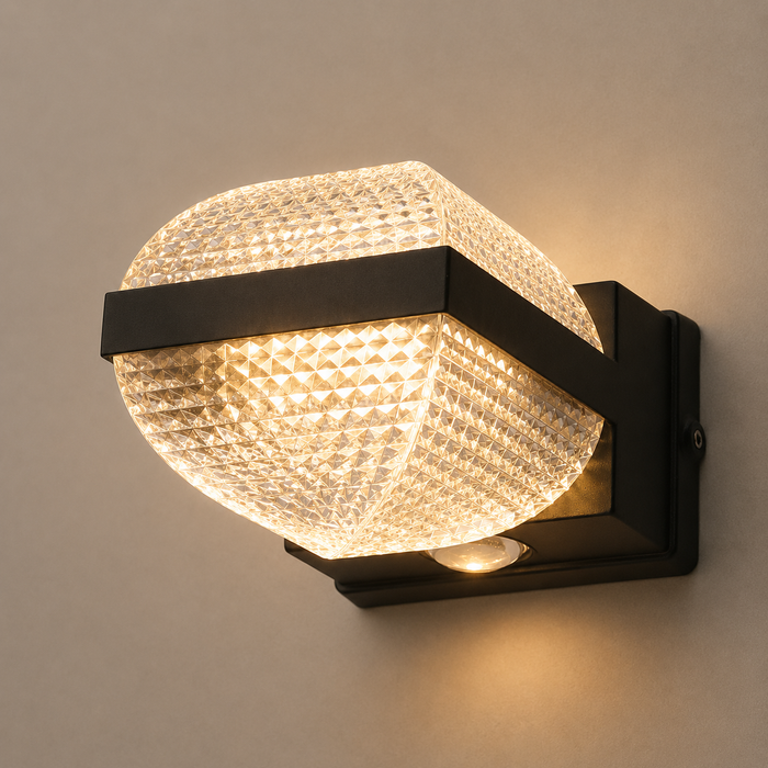 12W LED Outdoor Wall Light- Prismatic Diffuser Design