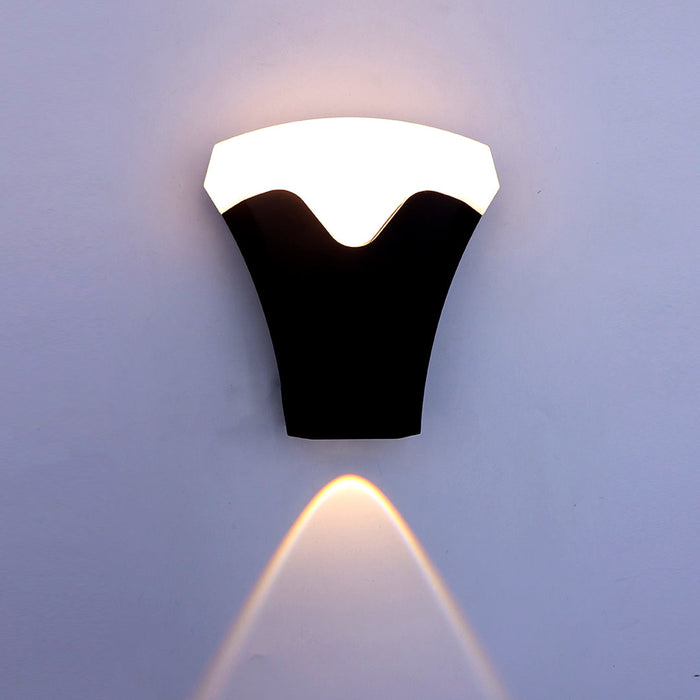 6W LED Outdoor Wall Light – IP54 Warm White
