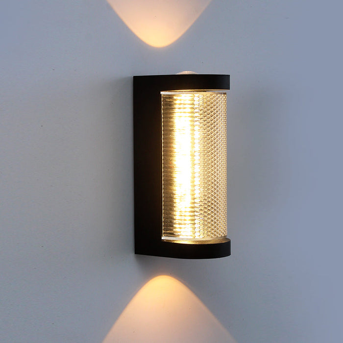 8W LED Outdoor Wall Light – IP44 Warm White