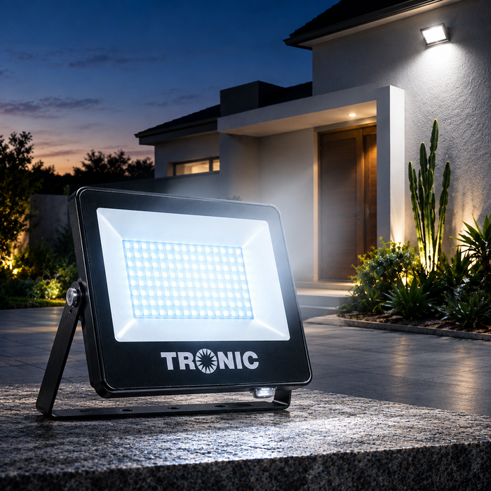 200W LED Flood Light – IP66 (Daylight)