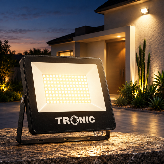 200W LED Flood Light – IP66 (Warm White)